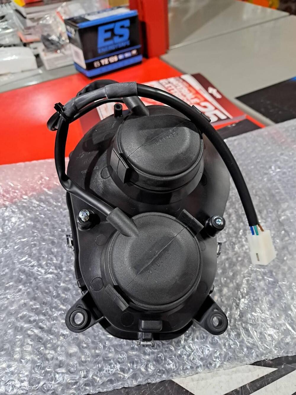 Gruppo ottico nuovo originale Ktm (3)