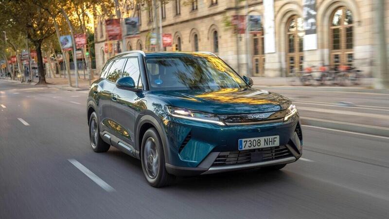 BYD ATTO 2 DM-i: l'ibrida da 1.000 km di autonomia, ma con il vantaggio di essere un Suv compatto