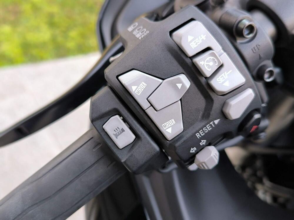 Kawasaki Ninja H2 SX SE Tourer (2024 - 26) (7)