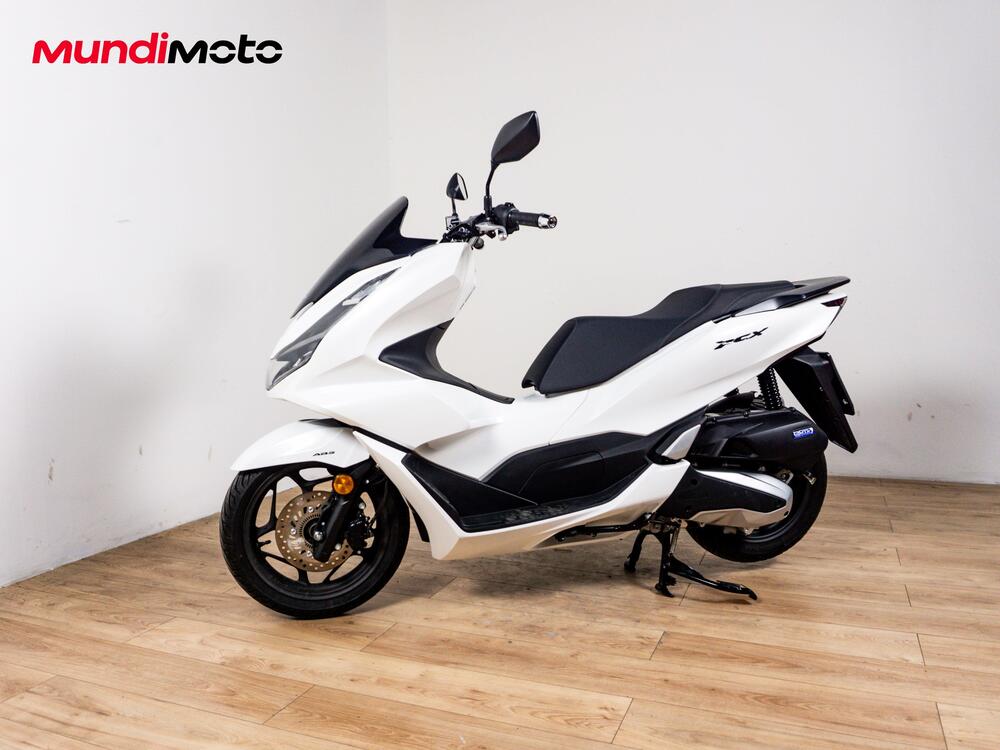 Honda PCX 125 (2025) (8)