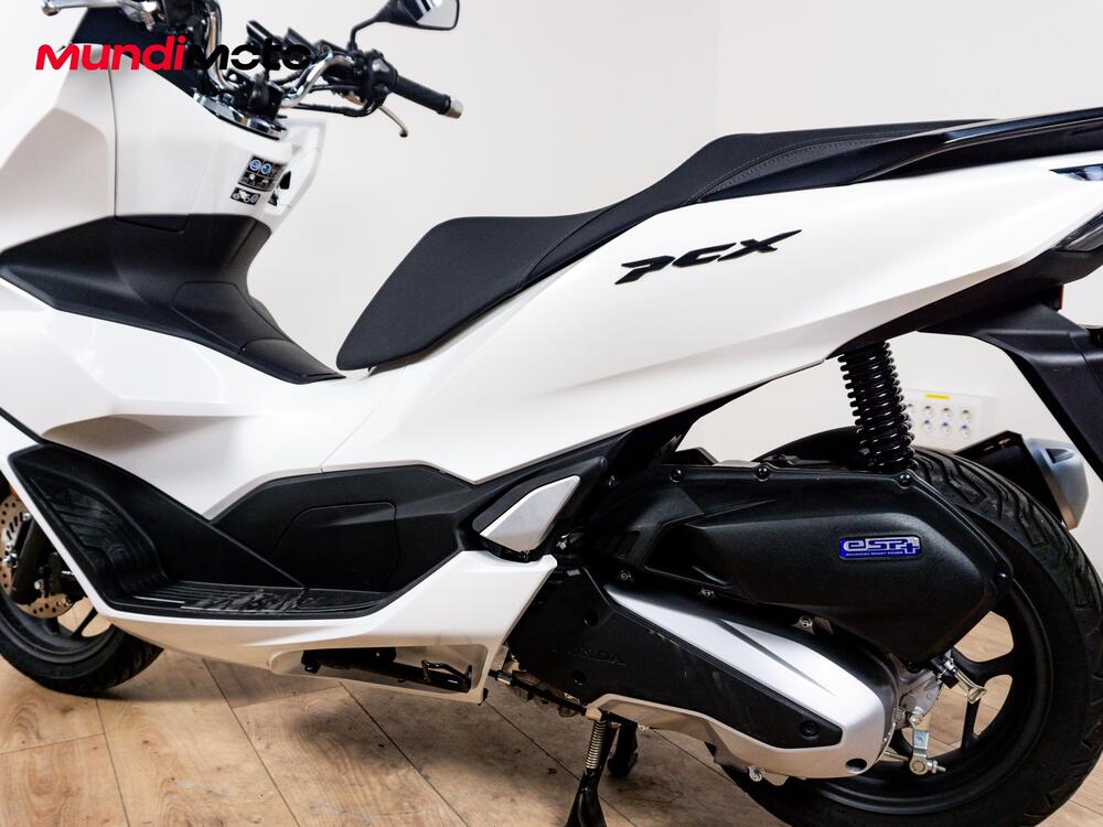 Honda PCX 125 (2025) (10)