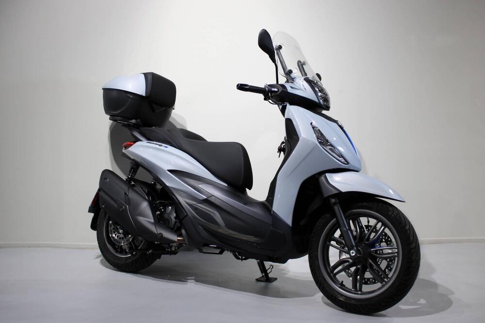 Piaggio Beverly 400 (2025) (2)