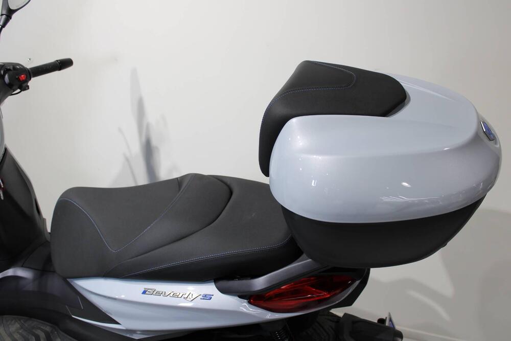 Piaggio Beverly 400 (2025) (6)