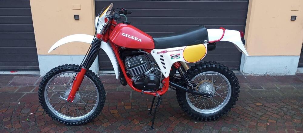 Gilera 125 GXR  (2)