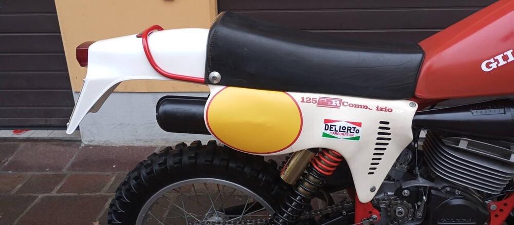 Gilera 125 GXR  (4)