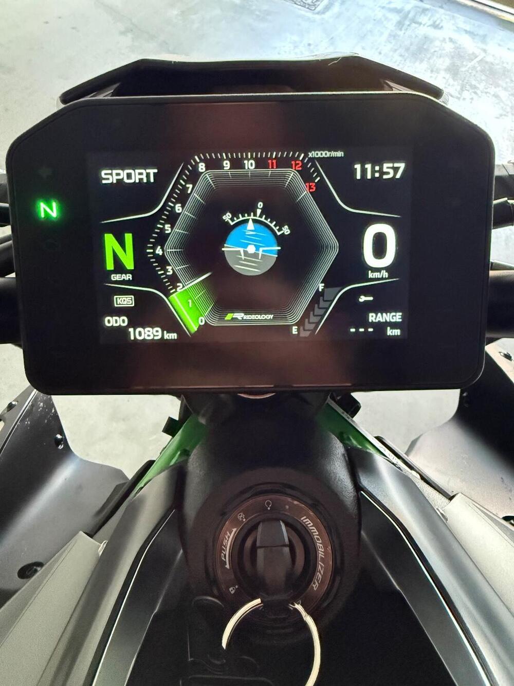 Kawasaki Z 900 Performance (2025 - 26) (9)