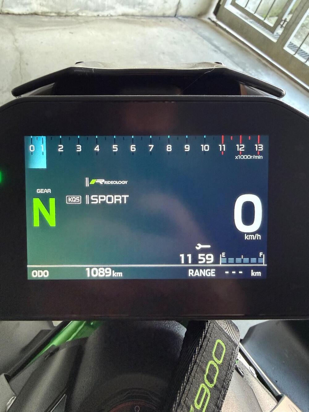 Kawasaki Z 900 Performance (2025 - 26) (10)