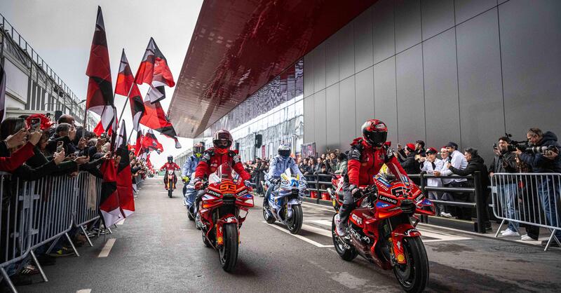 MotoGP 2025. Le MotoGP corrono dentro l'azienda di Borgo Panigale: cos&igrave; Ducati ha festeggiato i suoi campioni [VIDEO]
