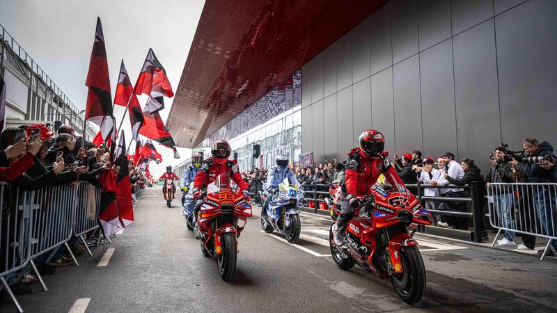 MotoGP 2025. Le MotoGP corrono dentro l'azienda di Borgo Panigale: cos&igrave; Ducati ha festeggiato i suoi campioni [VIDEO]