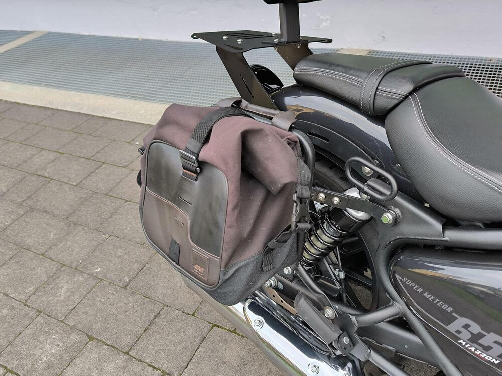 Royal Enfield Super Meteor 650 (2023 - 25) (10)