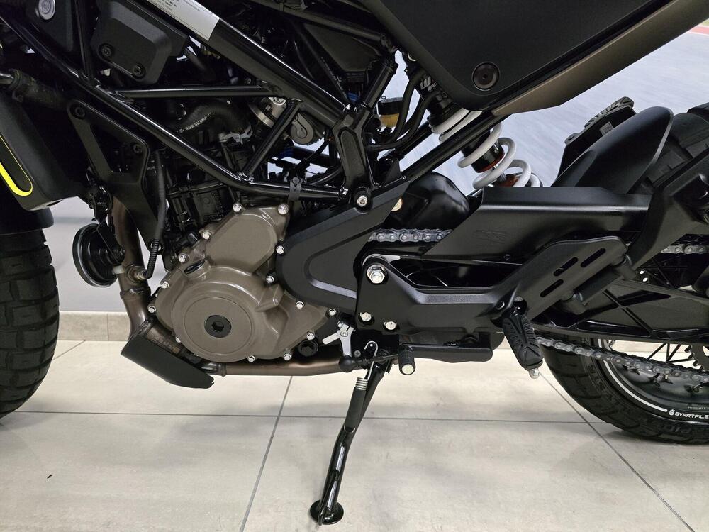 Husqvarna Svartpilen 401 (2021 - 23) (8)