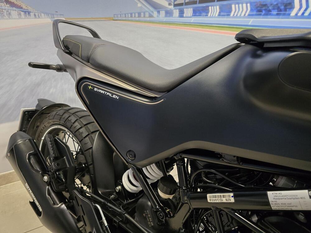 Husqvarna Svartpilen 401 (2021 - 23) (16)