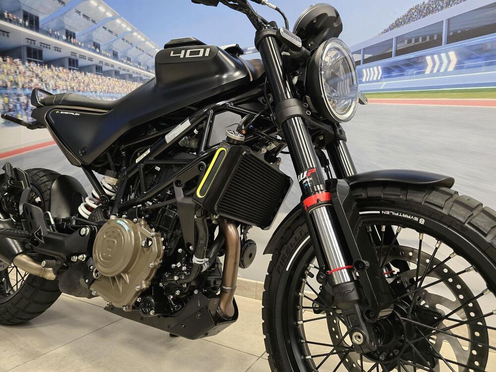 Husqvarna Svartpilen 401 (2021 - 23) (17)