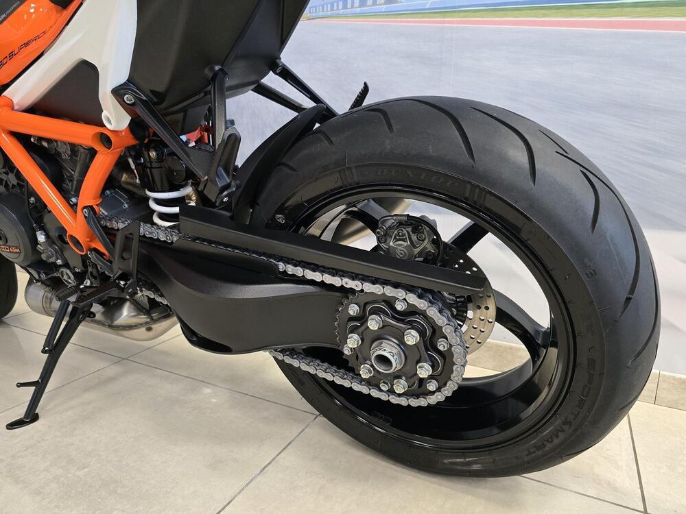 KTM 1290 Super Duke R (2020) (6)