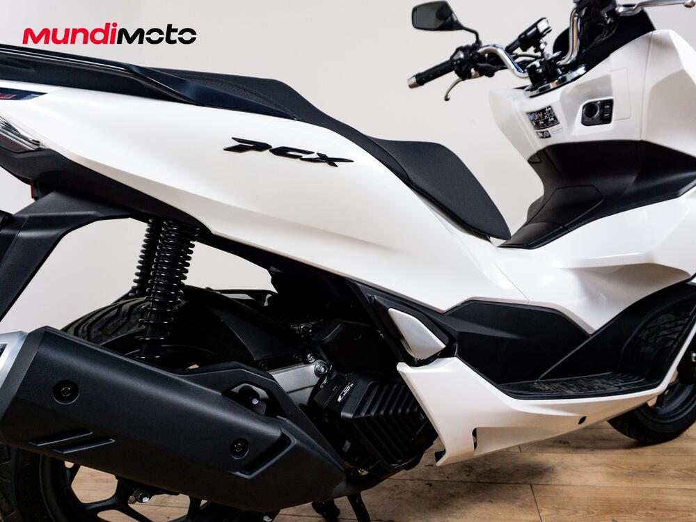 Honda PCX 125 (2025) (4)