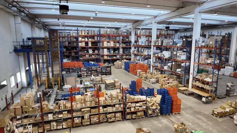 Ordini ricambi moto online? Ecco cosa succede nel magazzino hi-tech di RMS [VIDEO]