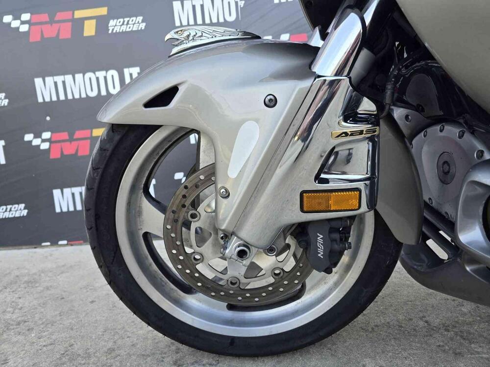 Honda GL 1800 Gold Wing (2000 - 05) (12)