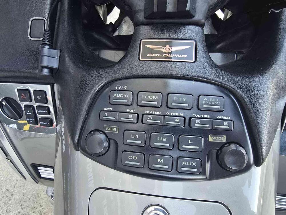 Honda GL 1800 Gold Wing (2000 - 05) (18)