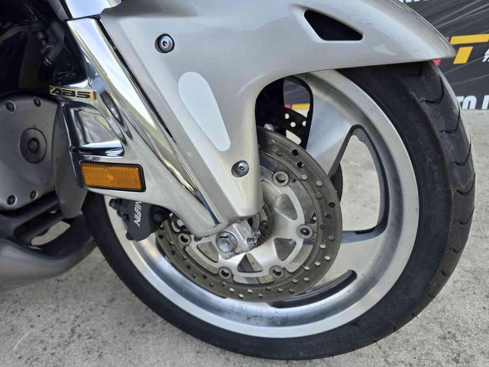 Honda GL 1800 Gold Wing (2000 - 05) (22)