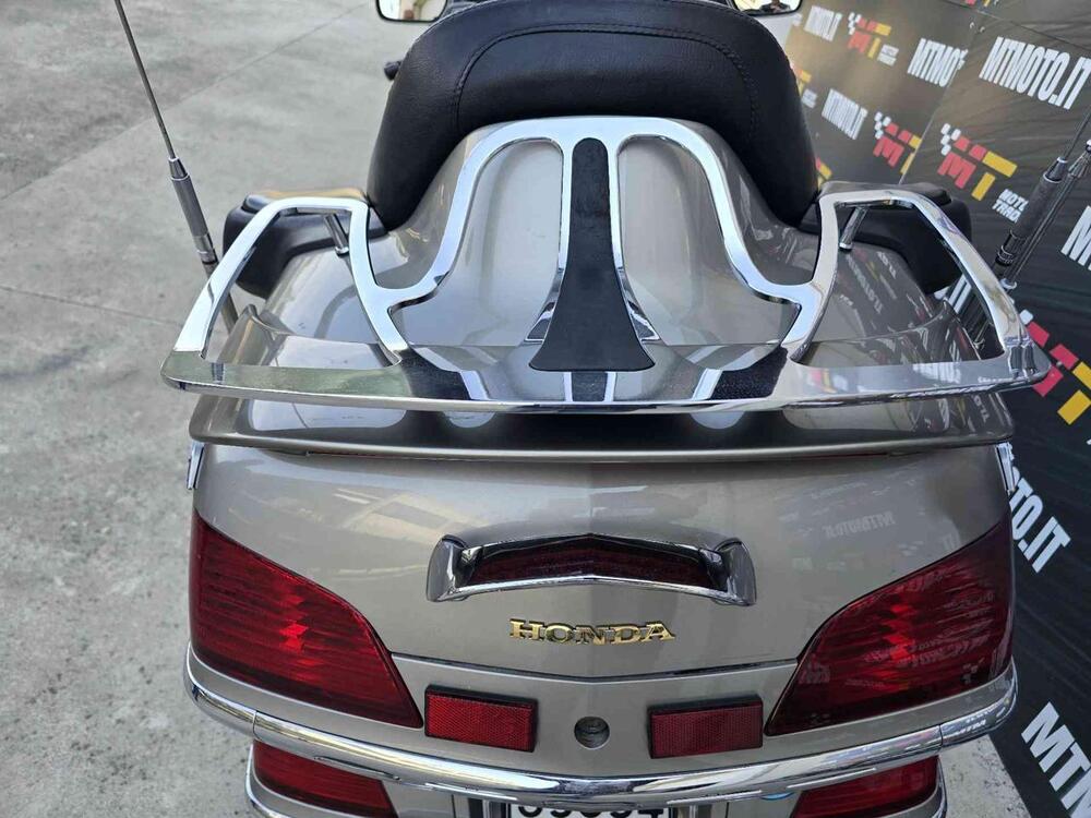 Honda GL 1800 Gold Wing (2000 - 05) (9)