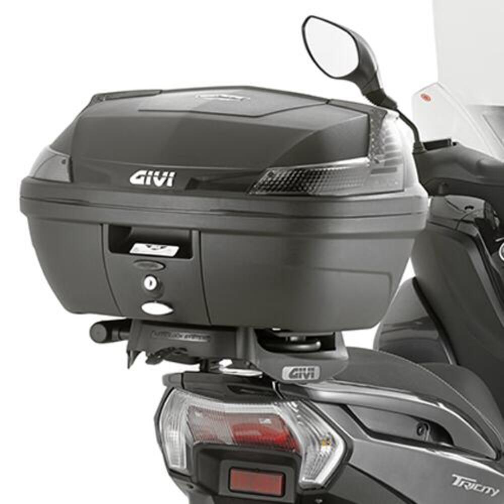 GIVI SR2120 Attacco posteriore specifico per baule