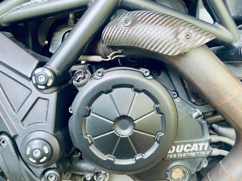 Ducati Diavel 1200 Carbon (2010 - 13) (2)