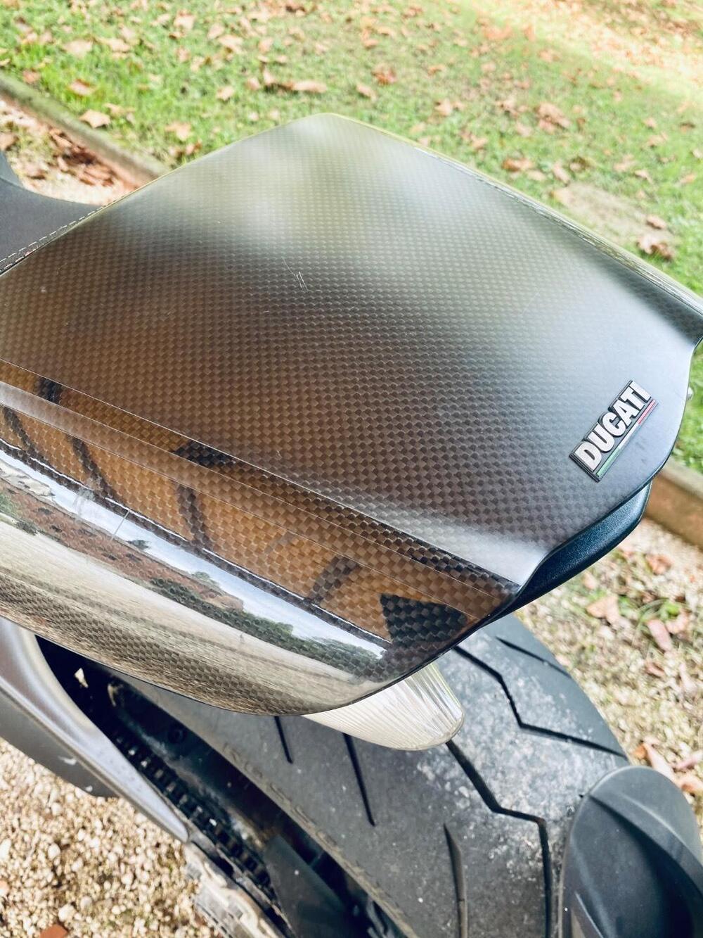 Ducati Diavel 1200 Carbon (2010 - 13) (3)