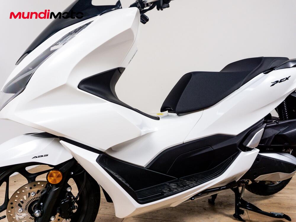 Honda PCX 125 (2025) (9)