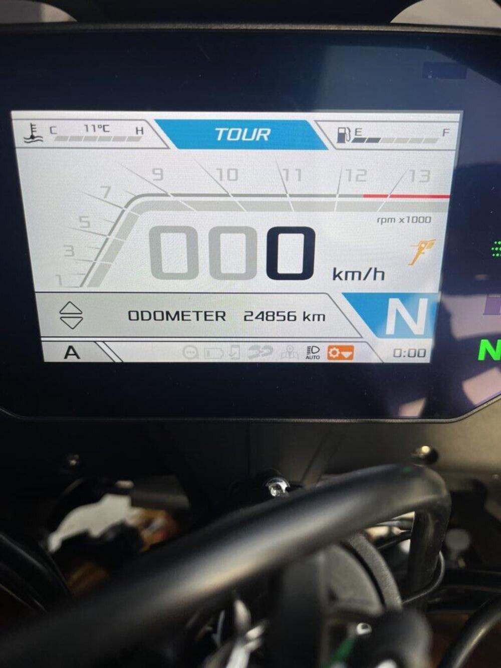 Aprilia Tuono V4 (2021 - 24) (4)