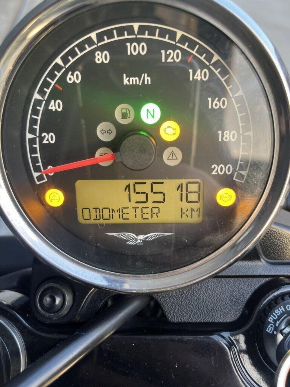 Moto Guzzi V7 III Stone (2017 - 20) (4)