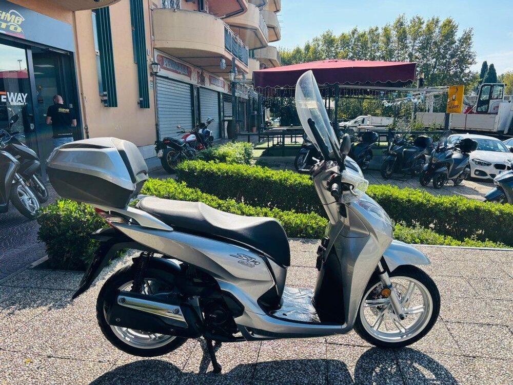 Honda SH 300 i ABS (2016 - 20) (4)