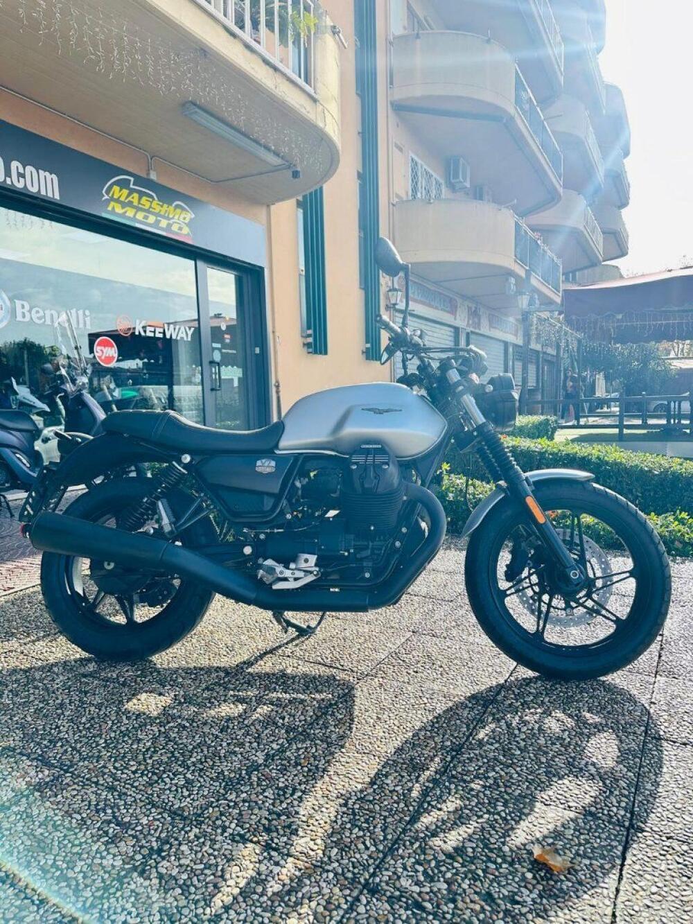 Moto Guzzi V7 Stone (2021 - 24) (5)