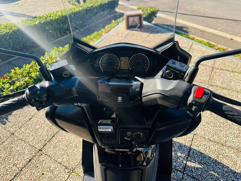 Suzuki Burgman AN 400 (2017 - 20) (2)