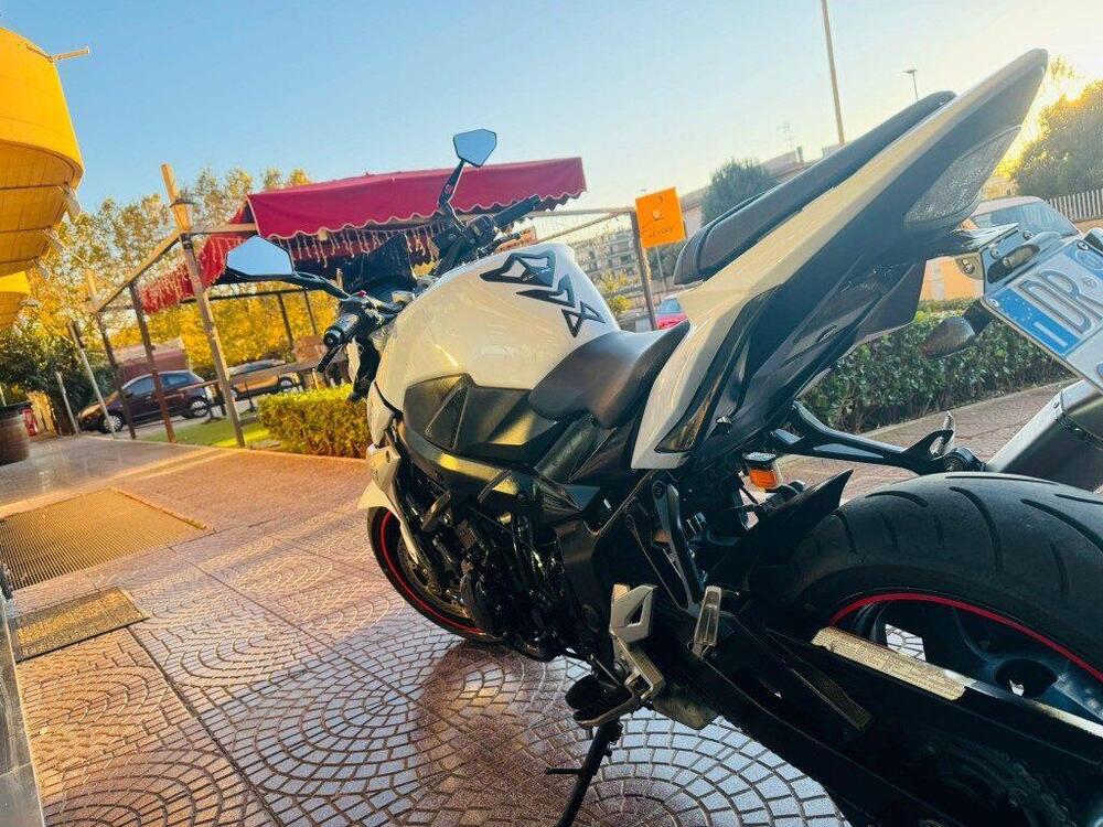 Suzuki GSR 750 (2010 - 15) (8)