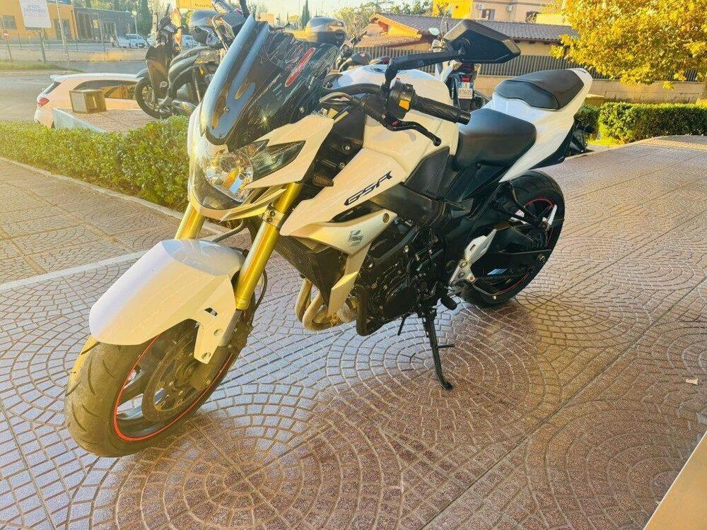 Suzuki GSR 750 (2010 - 15) (9)