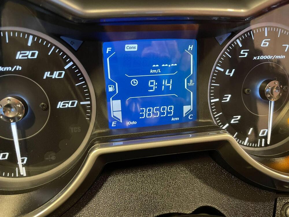 Yamaha X-Max 300 Tech Max (2021 - 24) (4)