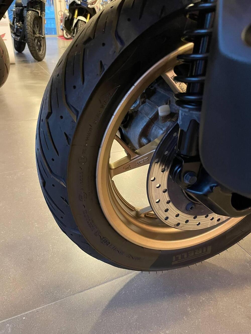 Yamaha X-Max 300 Tech Max (2021 - 24) (7)