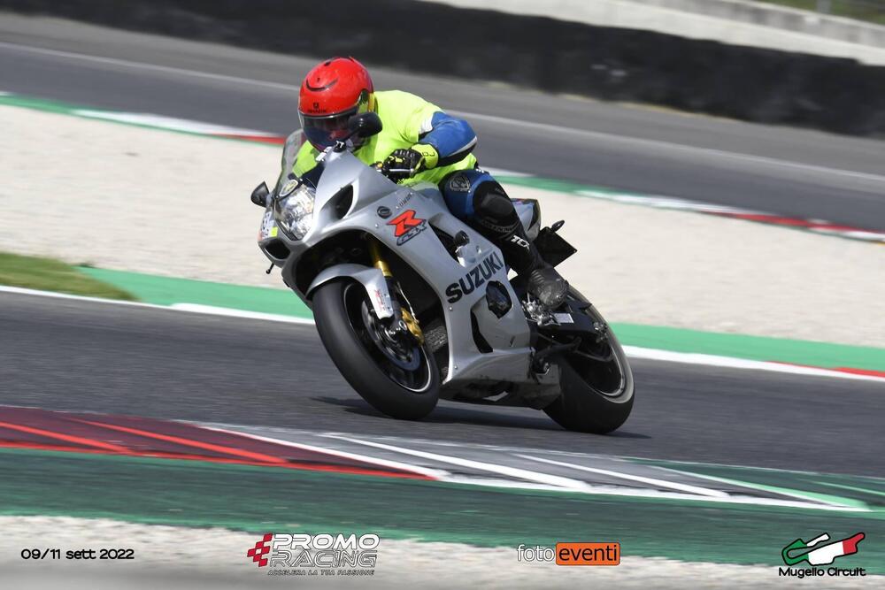 Carene originali per Gsxr 1000 k3k4 + pezzi vari Suzuki (2)