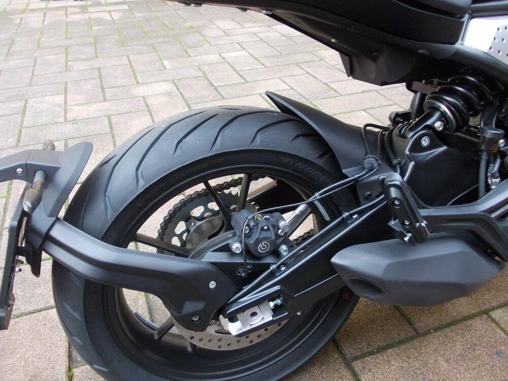 Moto Morini SEIEMMEZZO STR (2022 - 26) (7)