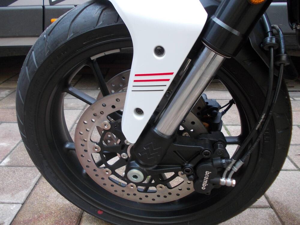 Moto Morini SEIEMMEZZO STR (2022 - 26) (9)