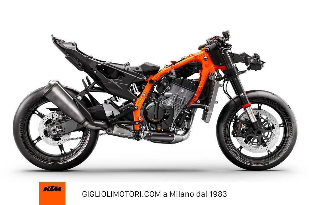 KTM 990 RC R (2026) (18)