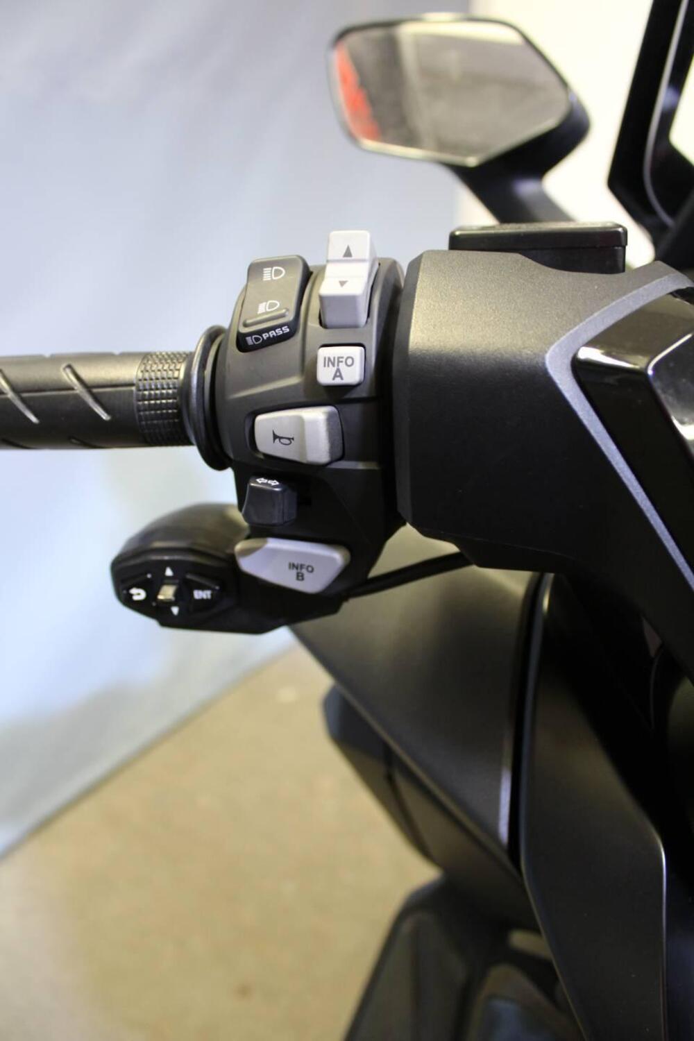 Honda Forza 350 (2022 - 24) (10)