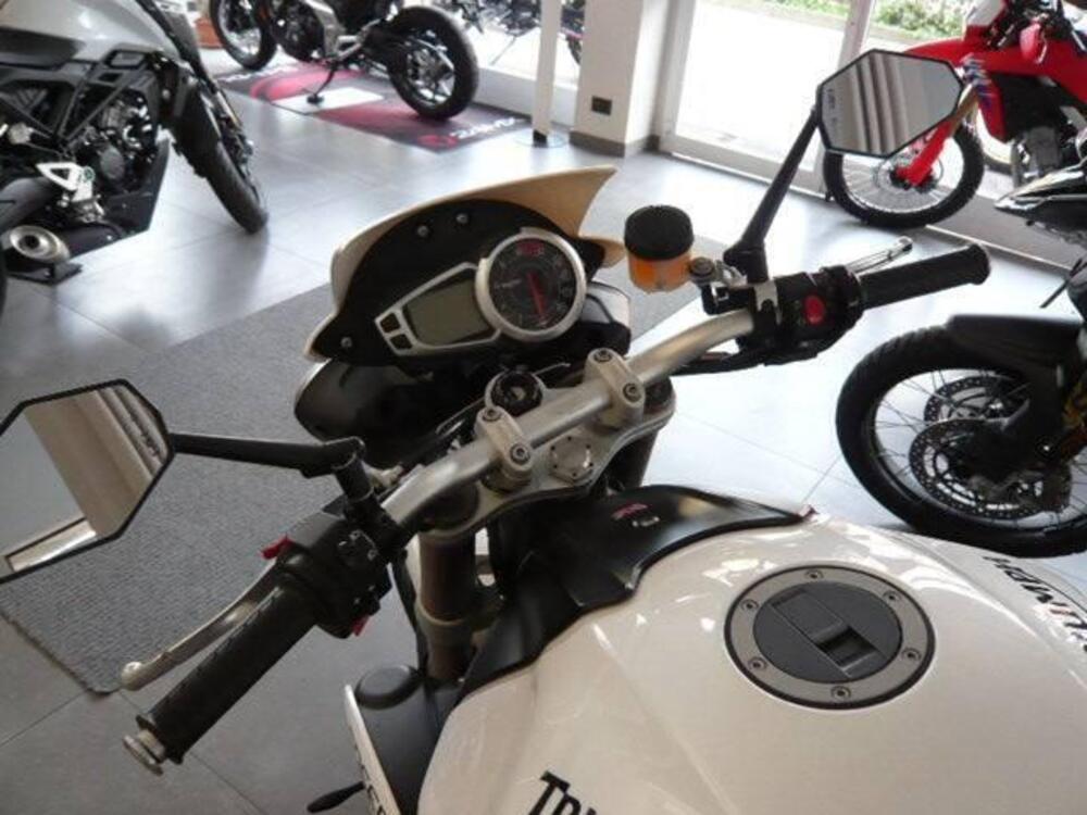 Triumph Speed Triple 1050 (2011 - 13) (6)