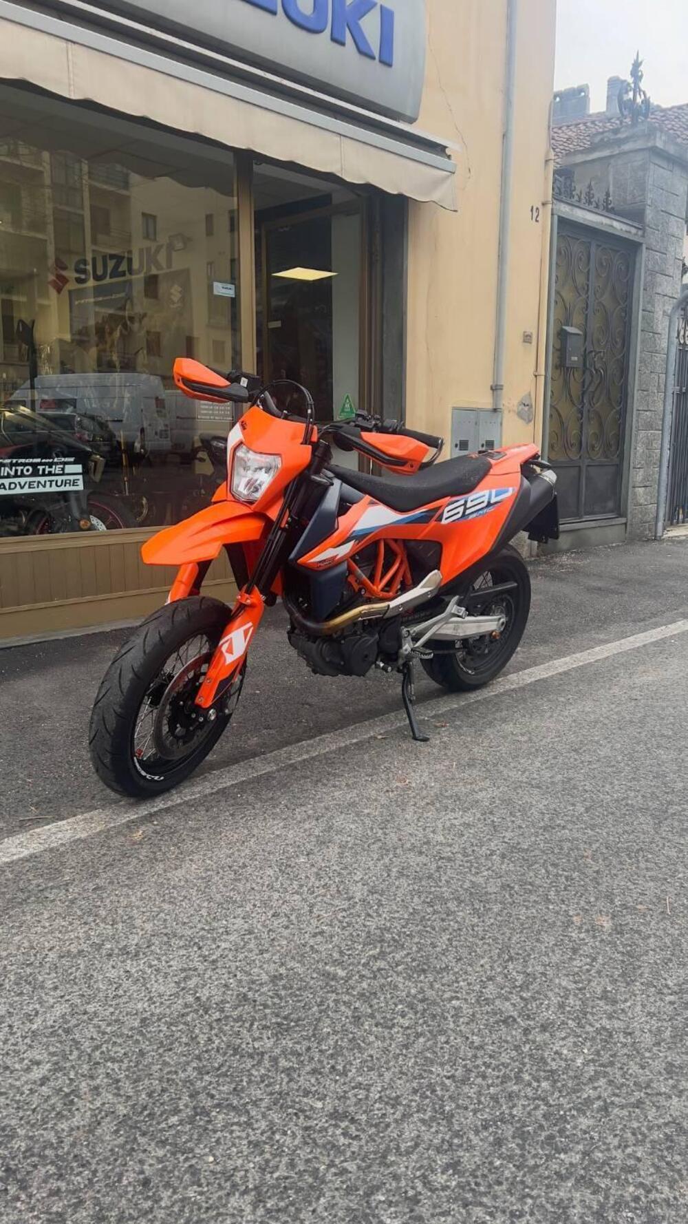 KTM 690 SMC R (2023 - 25) (2)