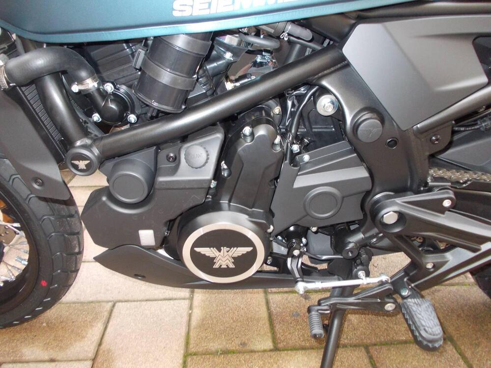 Moto Morini SEIEMMEZZO SCR (2022 - 26) (4)