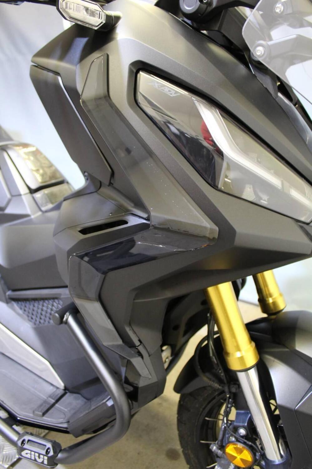Honda X-ADV 750 DCT (2021 - 24) (9)