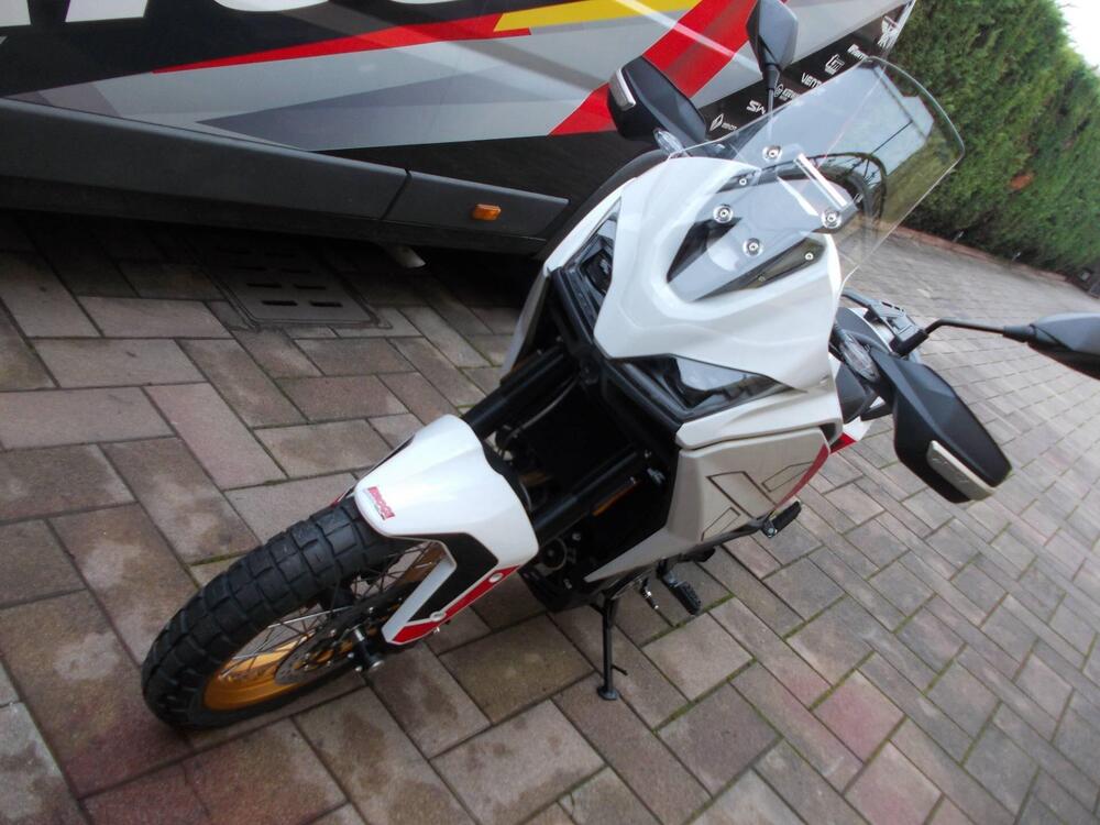 Moto Morini X-Cape 700 Gold Edition (2025 - 26) (2)