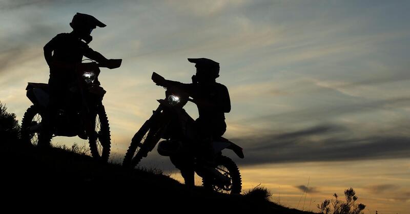 Natale 2025, idee regalo per motociclisti, 23 dicembre: un corso offroad Safe Ride Experience