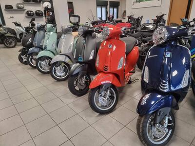 Vespa Primavera 125 (2024 - 25) usata