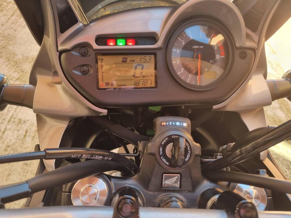 Honda Transalp XL 700 V ABS (2007 - 2013) (4)